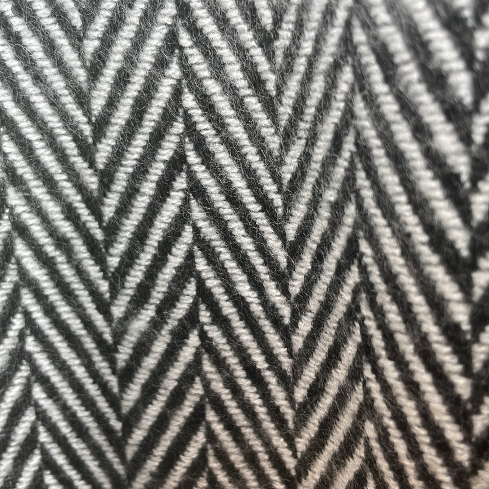 Classic Herringbone pattern woven scarf no brand, men’s or women’s - Picture 6 of 6